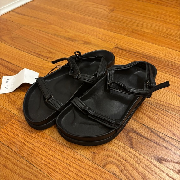 NEW WITH TAGS Liberte Leather Kyoto Sandals Size 38 7 - Picture 3 of 3